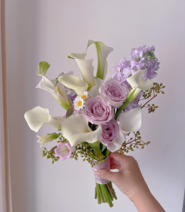 HOA RUM CẦM TAY CÔ DÂU