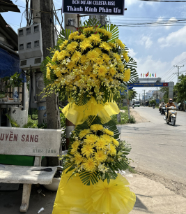 kệ hoa kính viếng đám tang